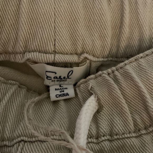 Easel Beige Distressed Jeans - Picture 3 of 3